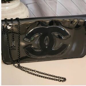 CHANEL Glossy Black Clutch with Chain